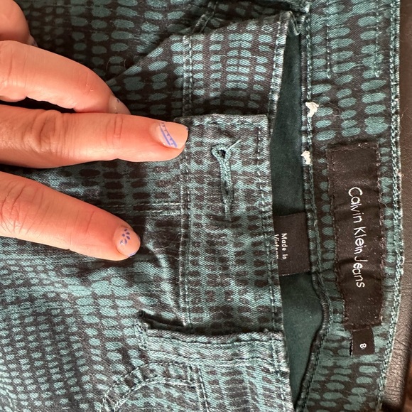 Calvin klein jeans women’s Green/black Print Pants size 8 - Picture 3 of 4